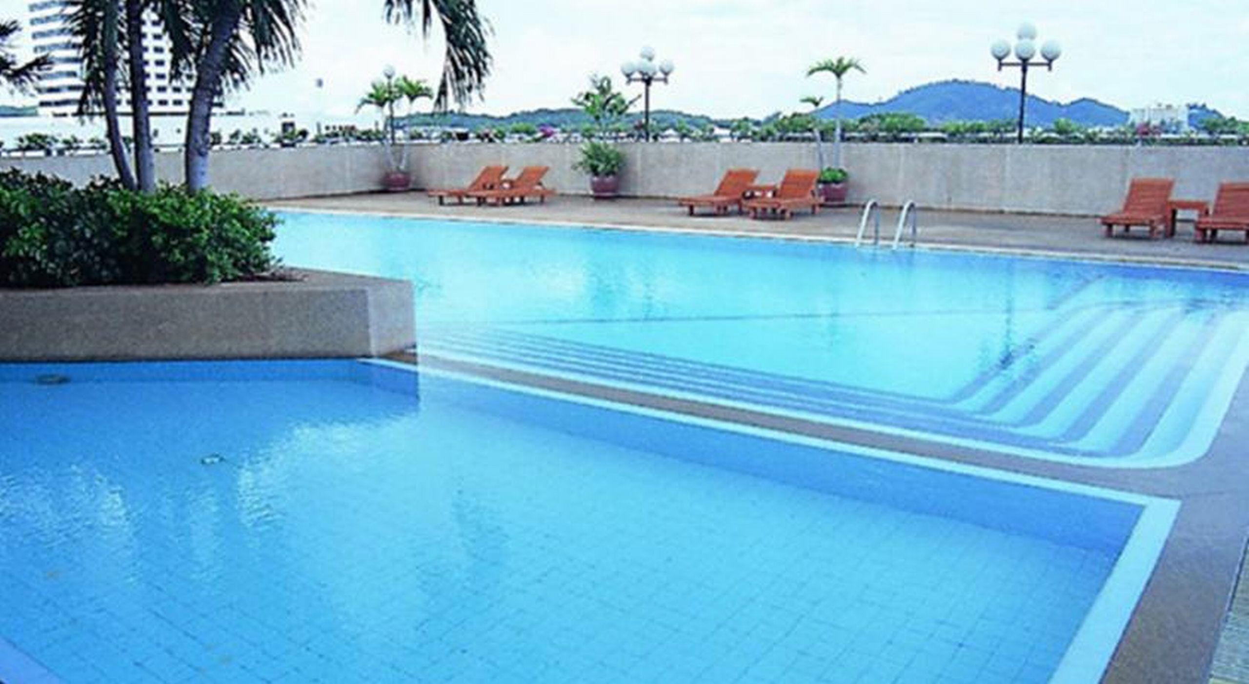 Courtyard By Marriott Phuket Town Hotel Exterior foto