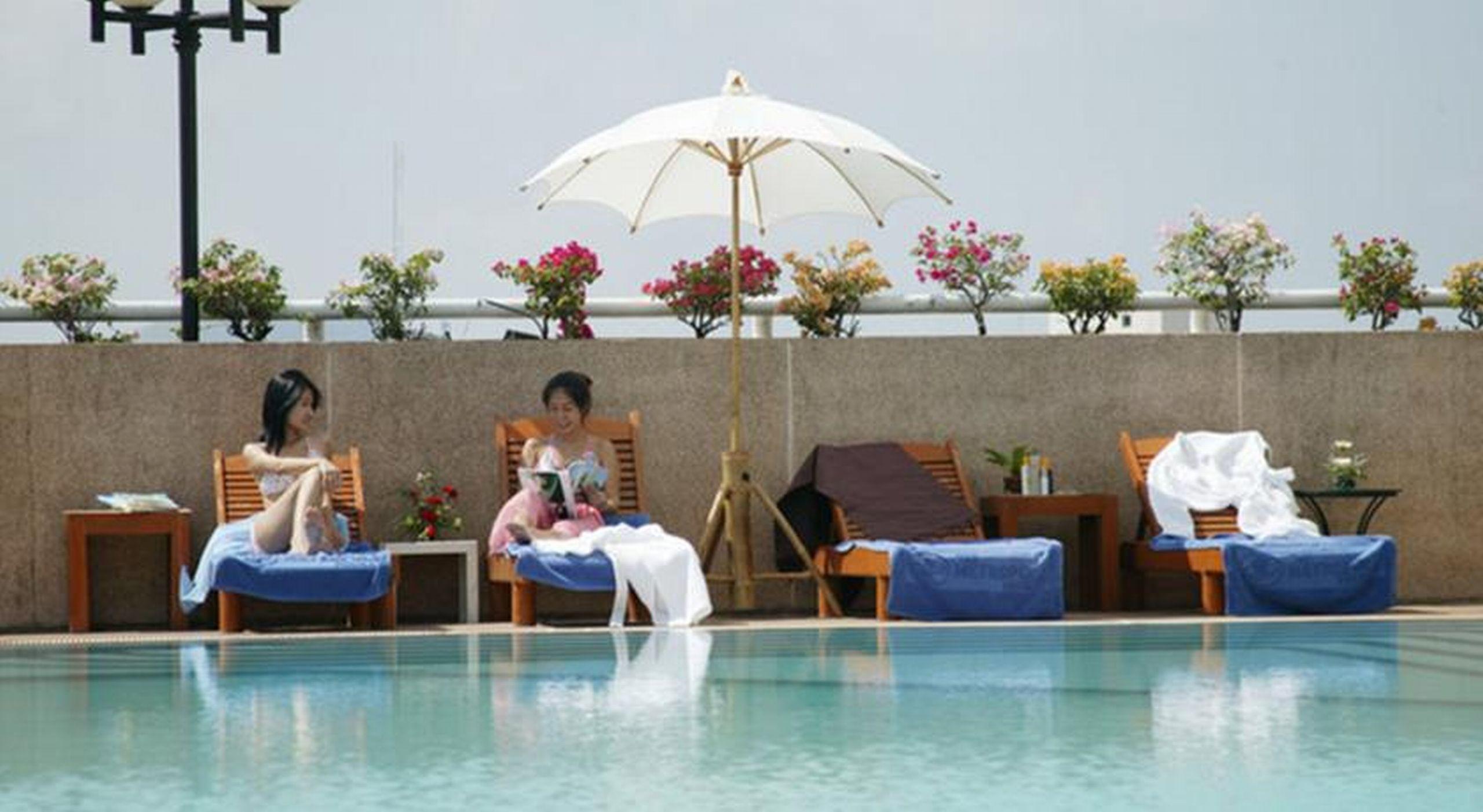 Courtyard By Marriott Phuket Town Hotel Exterior foto