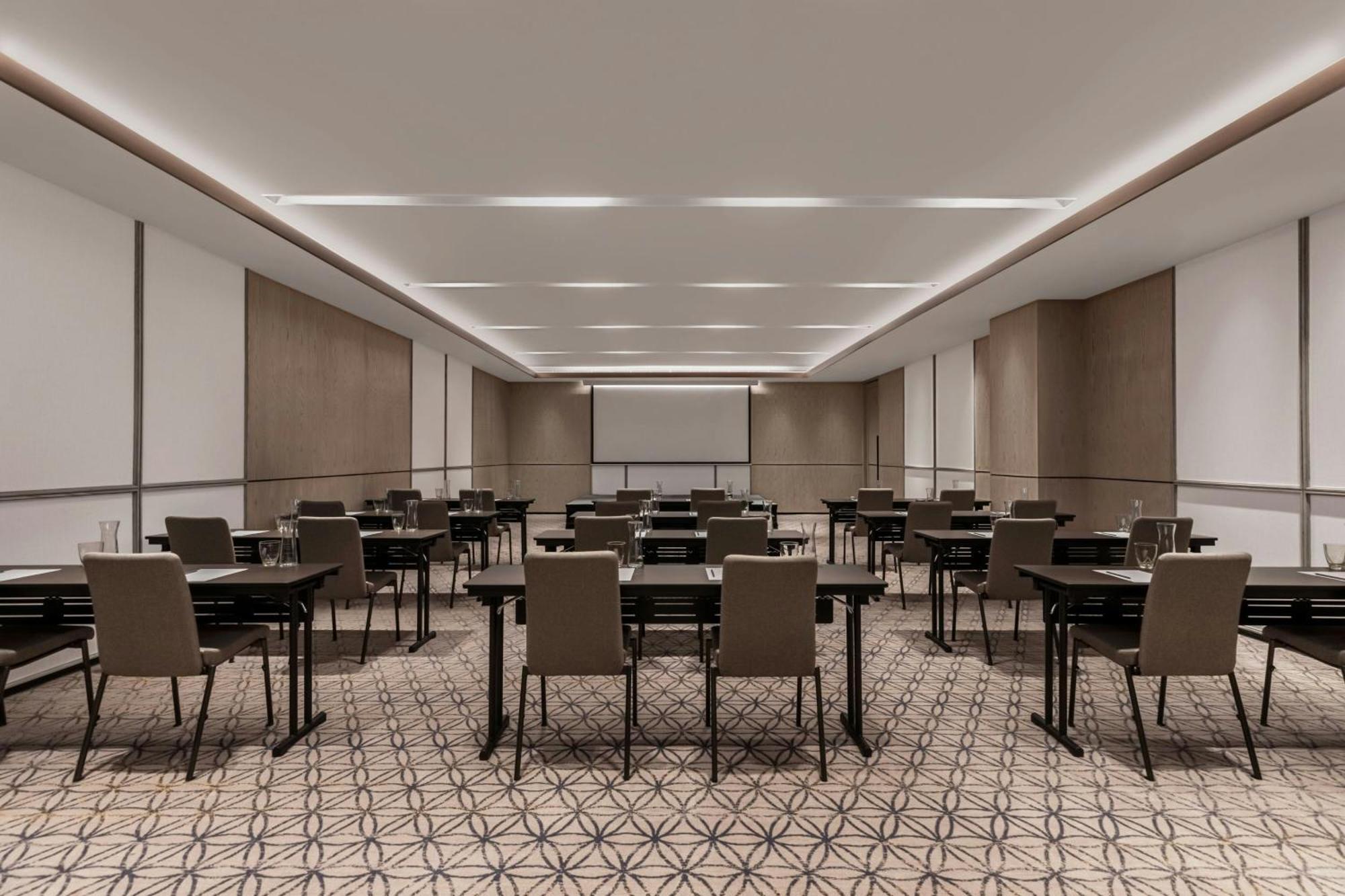 Courtyard By Marriott Phuket Town Hotel Exterior foto